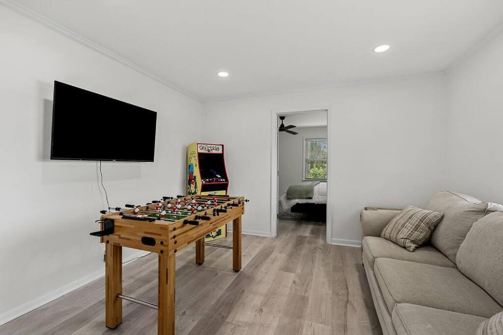 Lake Home, Dock, Fire Pit, Hot Tub, Game Room, Etc Winchester Экстерьер фото